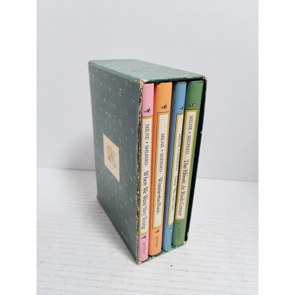 VINTAGE WINNIE THE POOH POOH’S LIBRYARY HC BOOX BOX SET BY A.A. MILNE 1988
